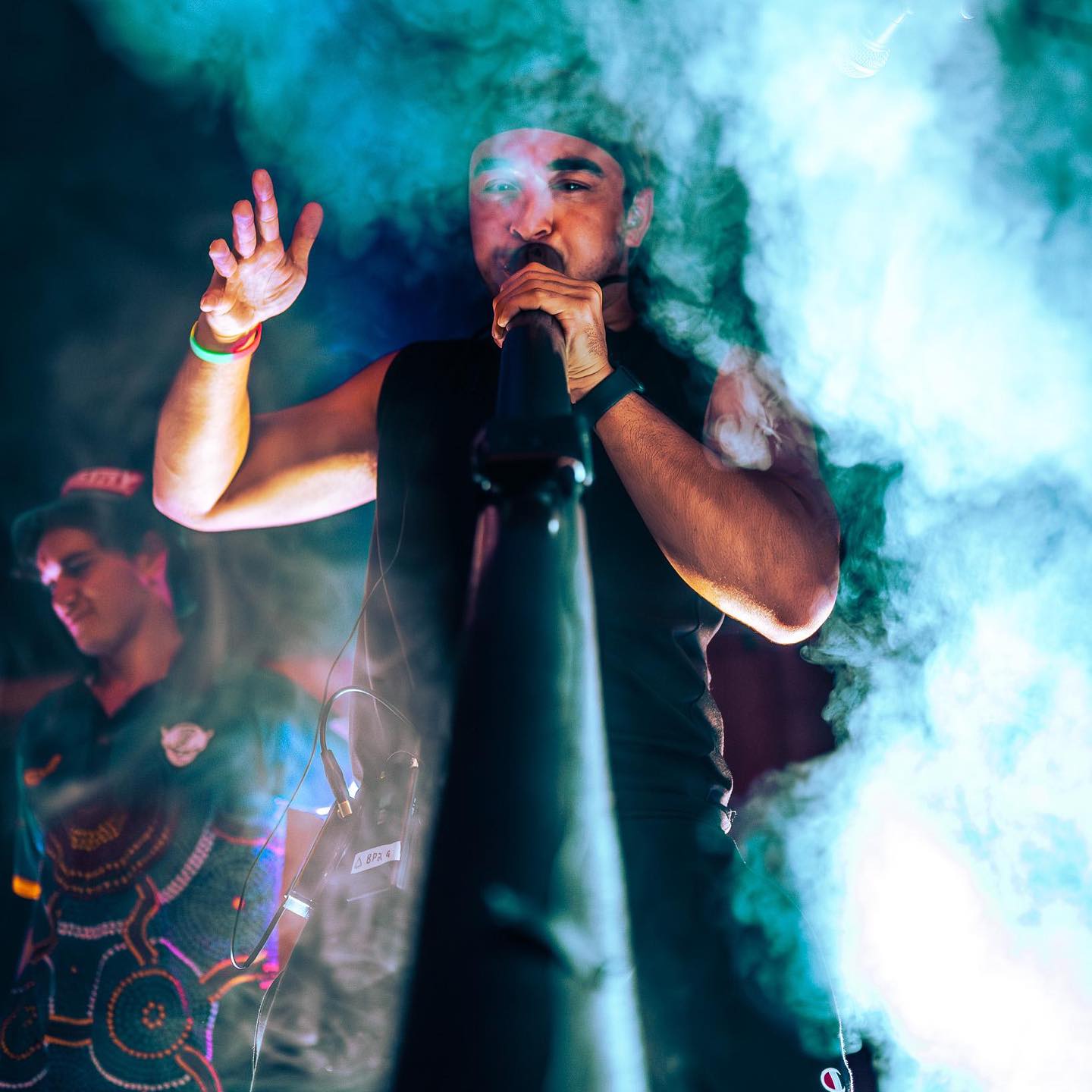 Geoff Fabila performing with Tjaka