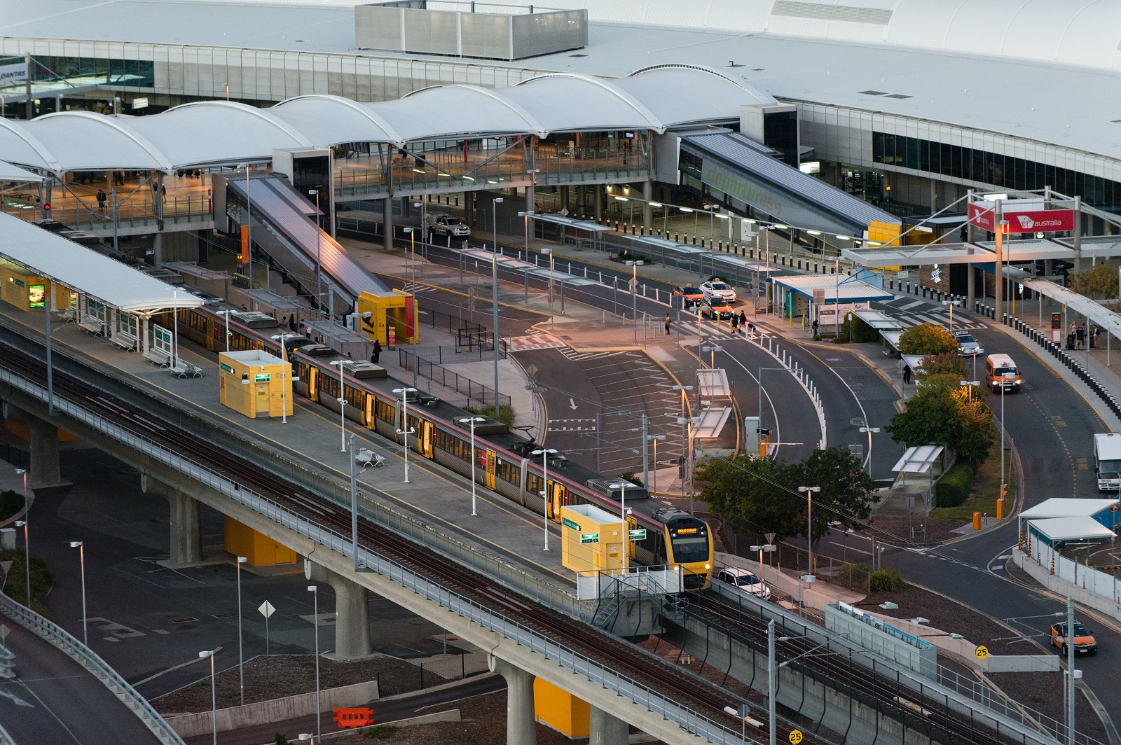 David is responsible for overseeing the land use, transport, and utilities strategies for Brisbane Airport