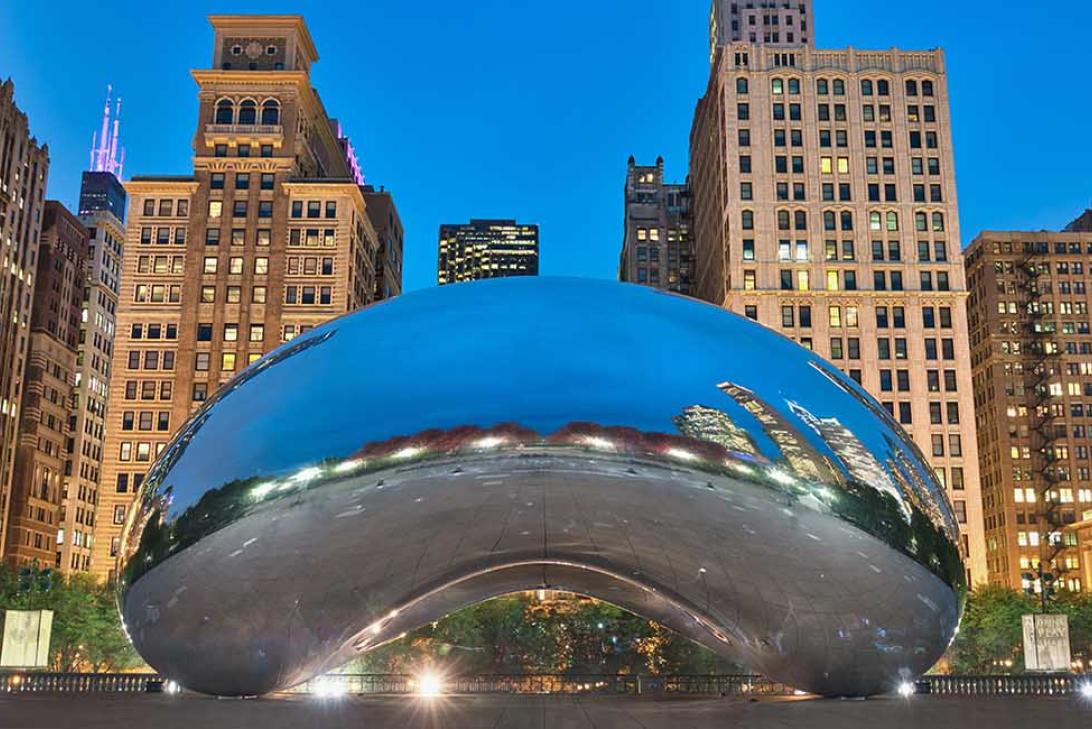 Cloud Gate sculpture at Millenium Park, Chicago |  See Chicago like a local